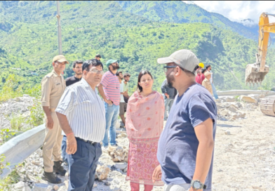 भनेरपानी के पास लैंडस्लाइड,  यातायात हुआ बाधित 
