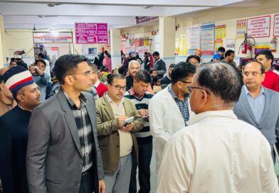 स्वास्थ्य व्यवस्थाओं को पटरी पर लाने के लिए डीएम ने स्वयं संभाला मोर्चा