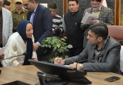 जनता दर्शन में उमड़ी भीड़ः 1़9़1 फरियादी पहुंचे समाधान की आस में