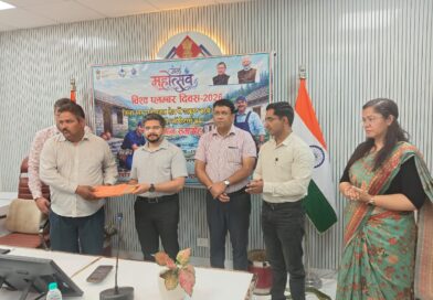 विश्व प्लम्बर दिवस : प्लम्बर्स, पम्प ऑपरेटरर्स एवं फीटर्स को टूल किट भेंट की गयी