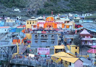 आज सुबह 6 बजकर 15 मिनट पर खुल गए बद्रीनाथ के कपाट