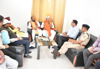 प्रभारी मंत्री पहुंचे चमोली, यात्रा पर की चर्चा