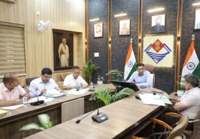 बढ़ती आपराधिक घटनाओं पर डीएम सख्त, होमस्टे, होटल एवं वेडिंग प्वाइंट्स पर सघन सत्यापन