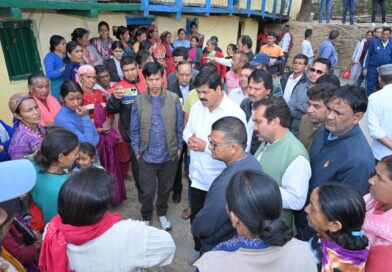 गुलदार के हमले में मारी गयी माशूम के परिजनों से मिले गणेश गोदियाल