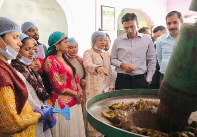 उत्पादों के प्रचार-प्रसार एवं विपणन के लिए ठोस कार्ययोजना बनाएं : डीएम