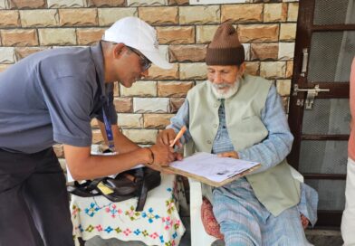 महात्मा गांधी शांति पुरस्कार से सम्मानित चंडी प्रसाद भट्ट ने भरा गणना प्रपत्र