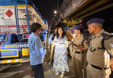 बरसात : ताकि न हो कोई दुर्घटना देर रात तक ड्यूटी कर रहा देहरादून आरटीओ