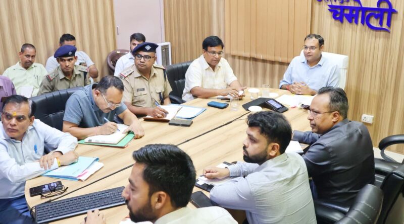 दूरस्थ क्षेत्रों में नेटवर्क व्यवस्था सुधारने के निर्देश, जिलाधिकारी ने की टेलीकॉम सेवाओं की समीक्षा