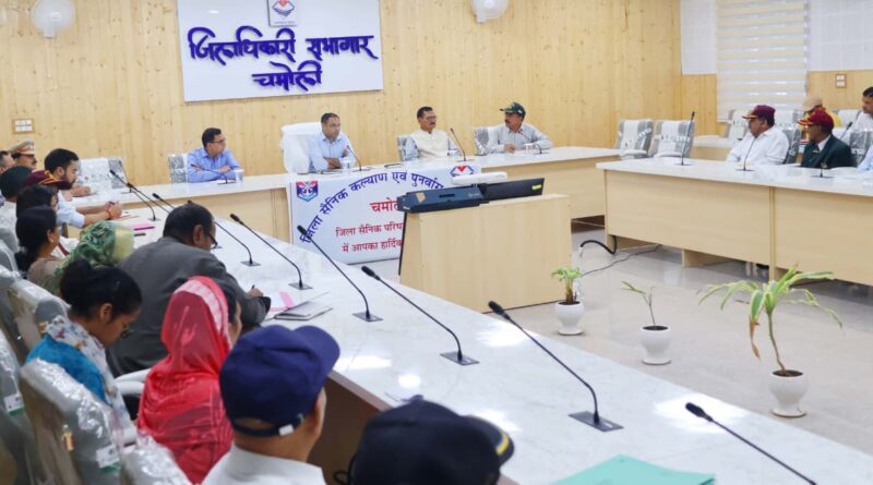 शहीद द्वारों व सैनिक सुविधाओं में तेजी के निर्देश