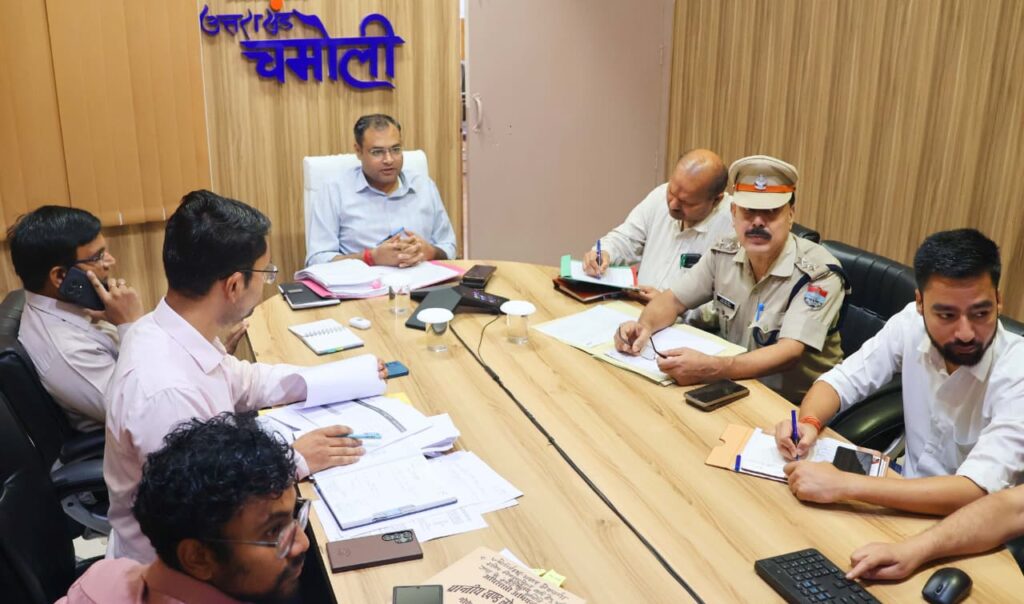 चमोली : राष्ट्रीय राजमार्गों से अतिक्रमण हटाने को अभियान चलाने के निर्देश