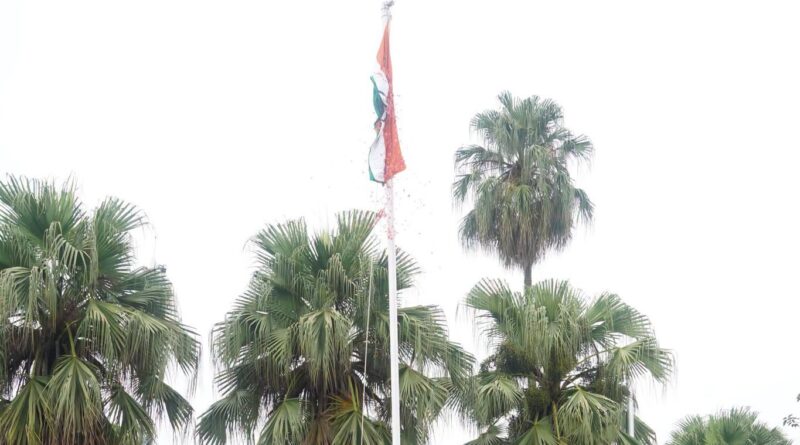 80वां स्वतंत्रता: मुख्यमंत्री ने दिलाईअधिकारियों और कर्मचारियों को राष्ट्रीय एकता की शपथ