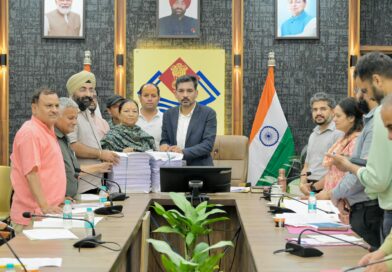 मतदाता सूची में नाम जोड़ने और संशोधन के लिए 49743 आवेदन