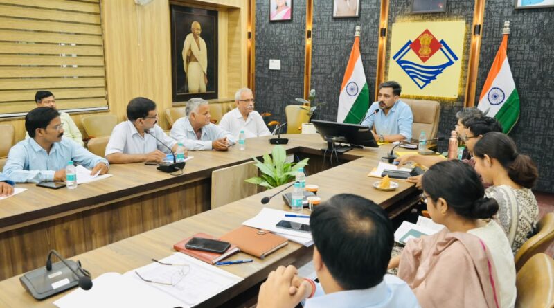 'मतदाता सूची पुनरीक्षण', 'राजनीतिक दल' और 'जिलाधिकारी