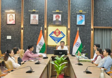 देहरादून डीएम डॉ आशीष चौहान की वन और राजस्व विभाग के साथ बैठक
