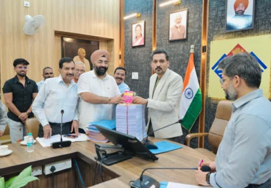 त्तराखंड चुनाव 2027 को लेकर देहरादून में जिलाधिकारी की अध्यक्षता में जारी हुई फाइनल वोटर लिस्ट