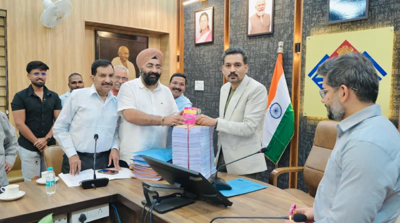 त्तराखंड चुनाव 2027 को लेकर देहरादून में जिलाधिकारी की अध्यक्षता में जारी हुई फाइनल वोटर लिस्ट