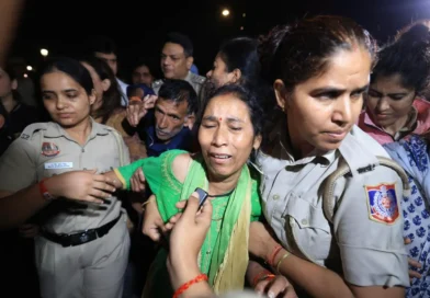 Rahul Gandhi Meets Ankita Bhandari mata pita Delhi Police Action