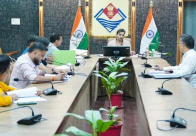 बुक्सा जनजाति के गांवों में समाज कल्याण योजनाओं की समीक्षा करते डीएम