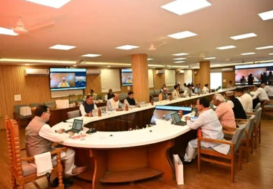 उत्तराखंड कैबिनेट बैठक लेते हुए मुख्यमंत्री पुष्कर सिंह धामी हरिद्वार में